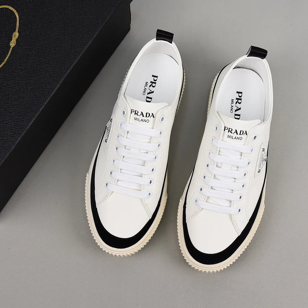 【PRADA】Men's shoes 💰400💰. Detonate the whole place! An international brand that is constantly innovating. This men's casual shoe is the original version. It is made of cowhide leather at a ratio of one to one at the store. It has leather feet and rubber non-slip outsole. It is breathable and comfortable. Quality speaks for itself. 👄38-44